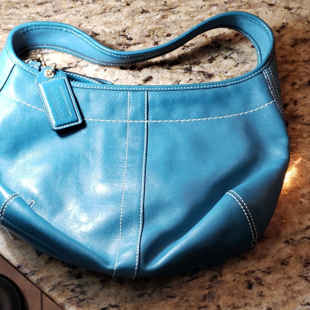 EUC COACH HANDBAG WITH BRASS HARDWARE